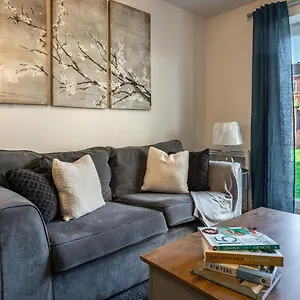  Apartment Platinum - 2 Bedroom, With Free Parking, Free Wifi And Netflix, Company Workers Welcome Short Term And Long Term