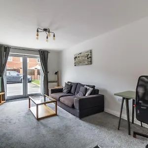  Apartment 2 Bedroom Flat, Glasshoughton